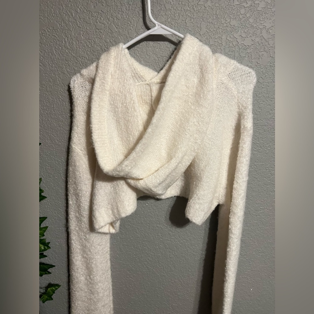 Urban Outfitters sweater - Picture 1 of 3
